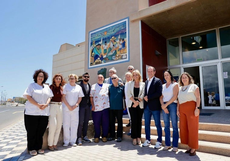 Inauguración del mural donado por Artill para el consultorio.