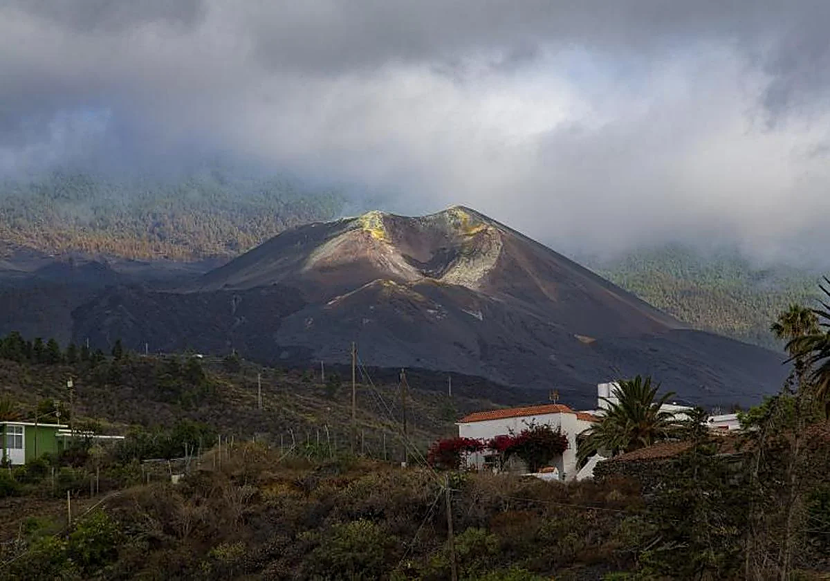 Imagen del volcán Tajogaite en La Palma después de la erupción.
