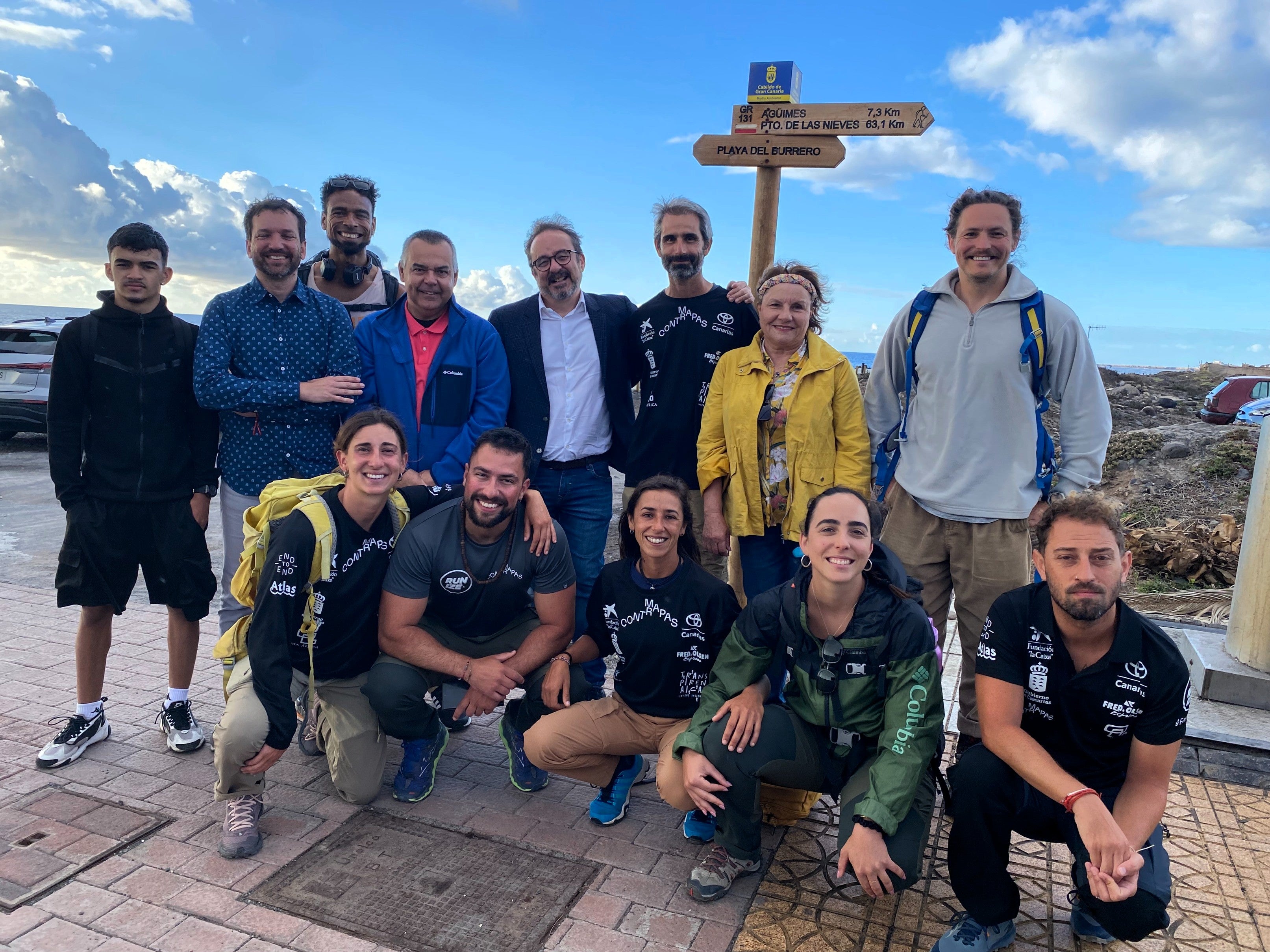 Participantes del proyecto en la primera baliza en El Burrero, en Ingenio.