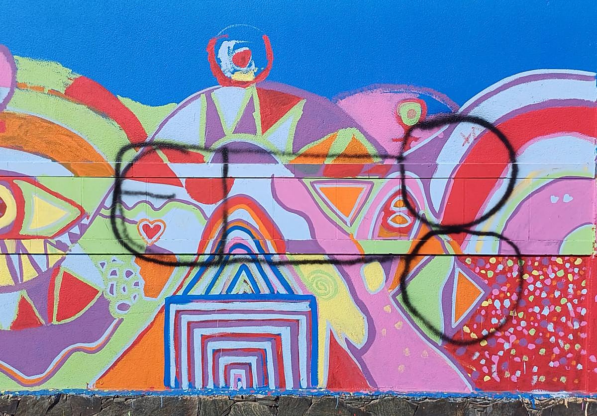 Imagen del mural ' La fuerza femenina' vandalizado en San Bartolomé de Tirajana.