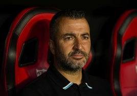 Diego Martínez, este martes en el banquillo del Sevilla FC.