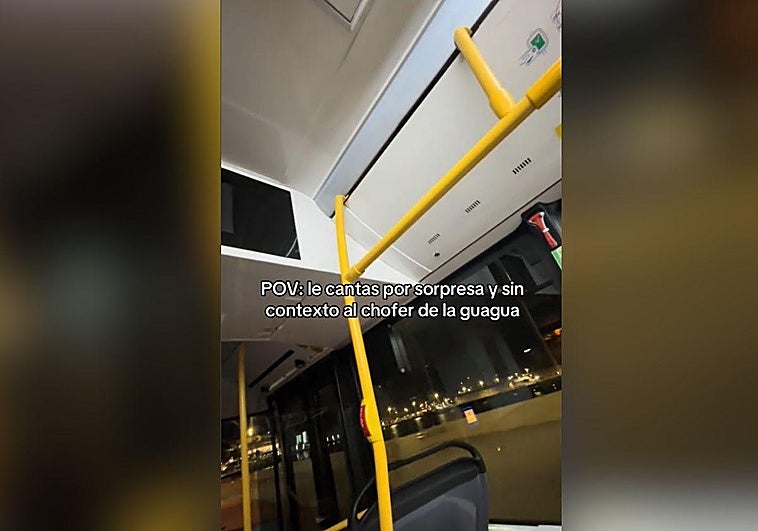 Un chófer canario emociona las redes tras reaccionar a la canción de un pasajero.