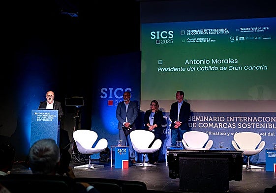 Inauguración del seminario, este miércoles, en el teatro Víctor Jara.