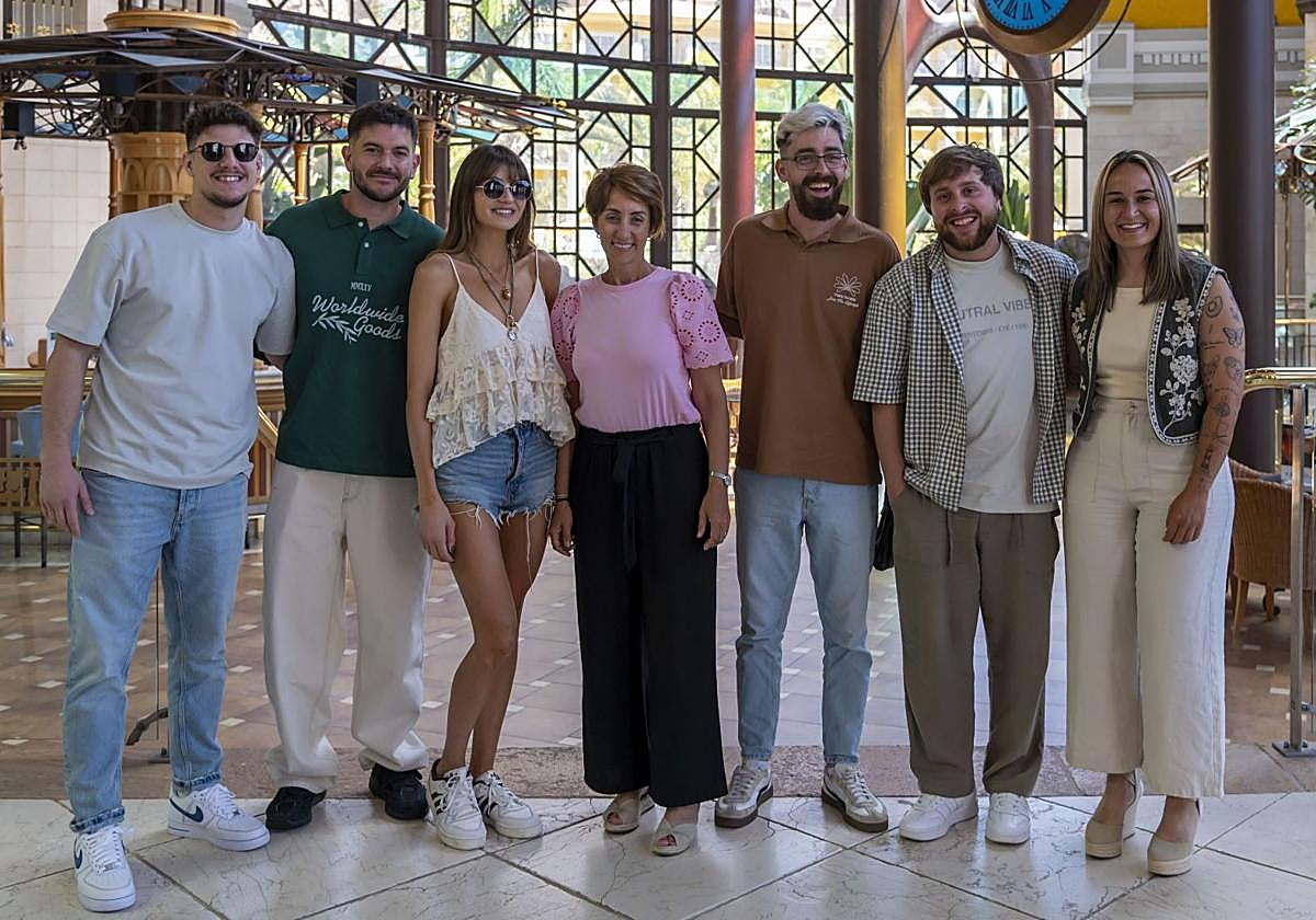 Mariana Gömez, El Duende Callejero, junto a Onalia Bueno y Emily del Carmen Quintana.