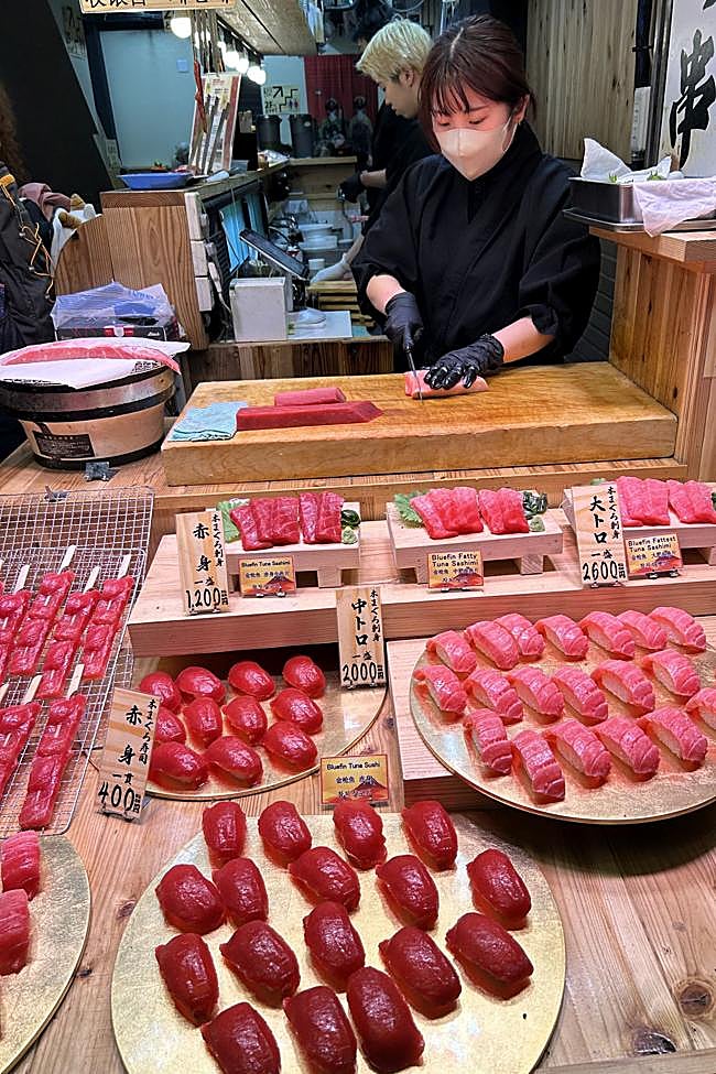 Sampuru de sushis y sashimis