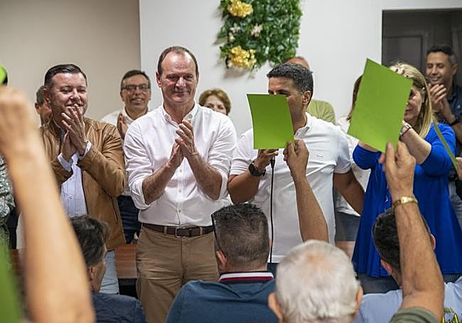 Imagen de una asambleas local de apoyo al nuevo proyecto.