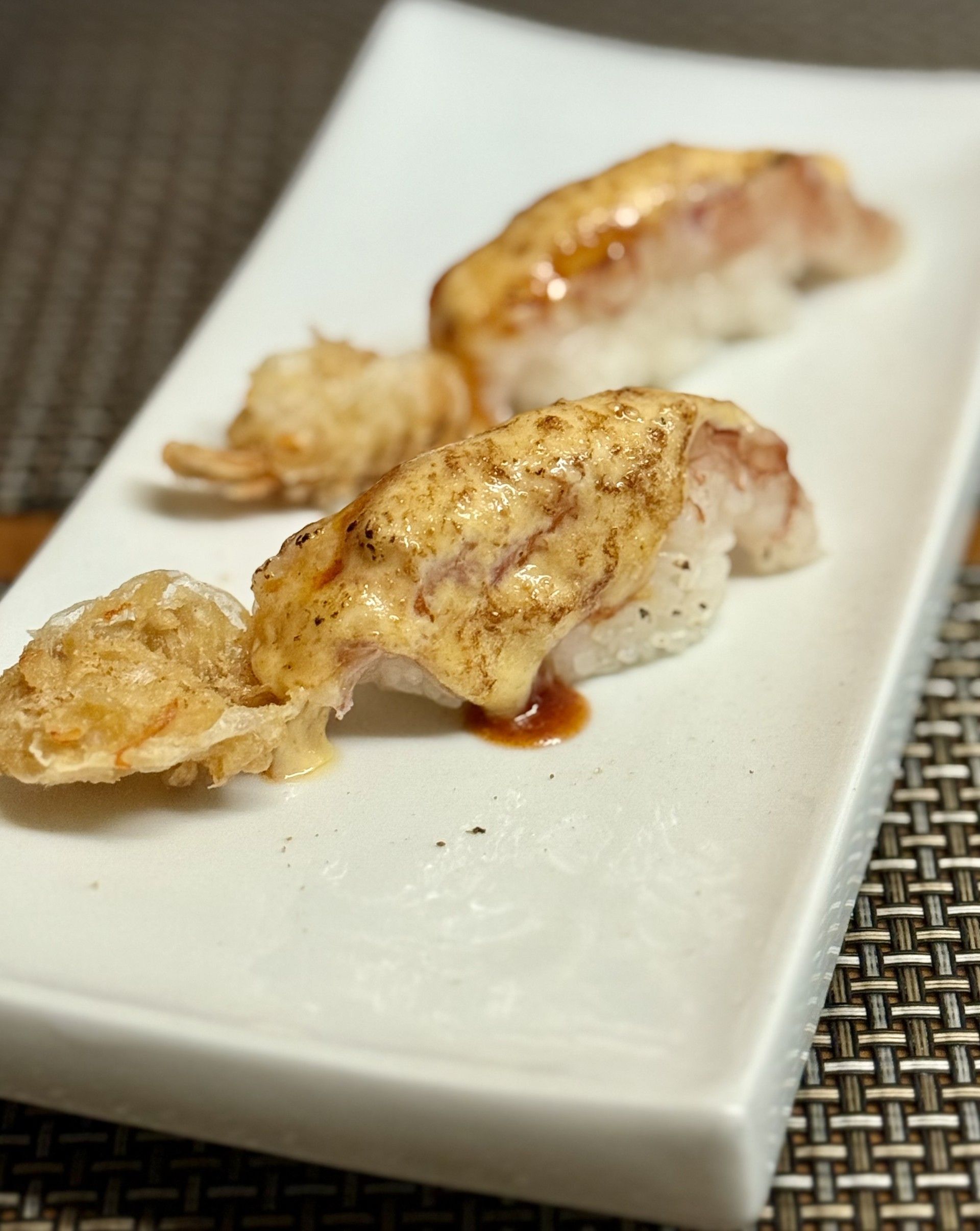 Imagen principal - Niguiri de gambón, niguiri de anguila y niguiri de foie