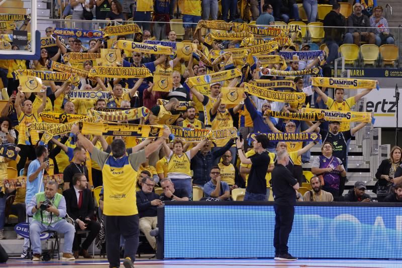 Afición del Dreamland Gran Canaria.