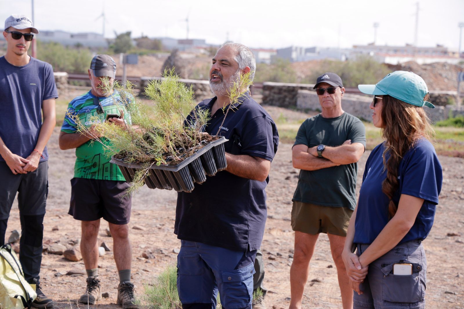 Jornada verde: imágenes de la reforestación con voluntarios en Gran Canaria