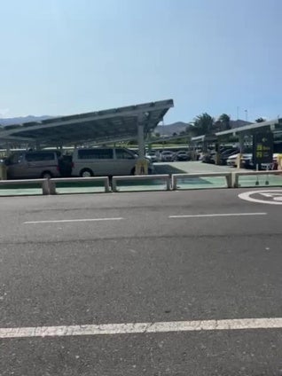 Los disparos de la Policía desatan el pánico en el Aeropuerto de Gran Canaria