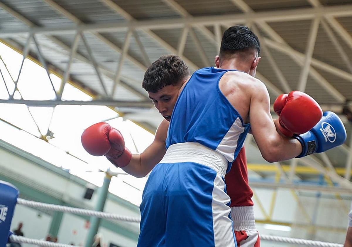 Imagen principal - Boxeo de cantera en el Juan Beltrán