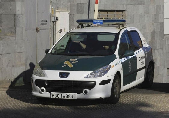 Vehículo de la Guardia Civil.