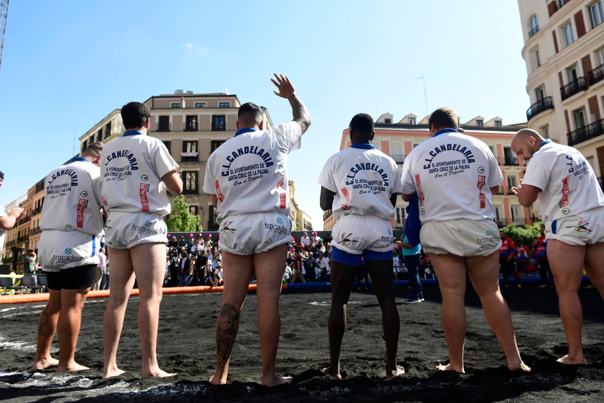 Luchada histórica en Madrid sobre las cenizas del volcán de La Palma