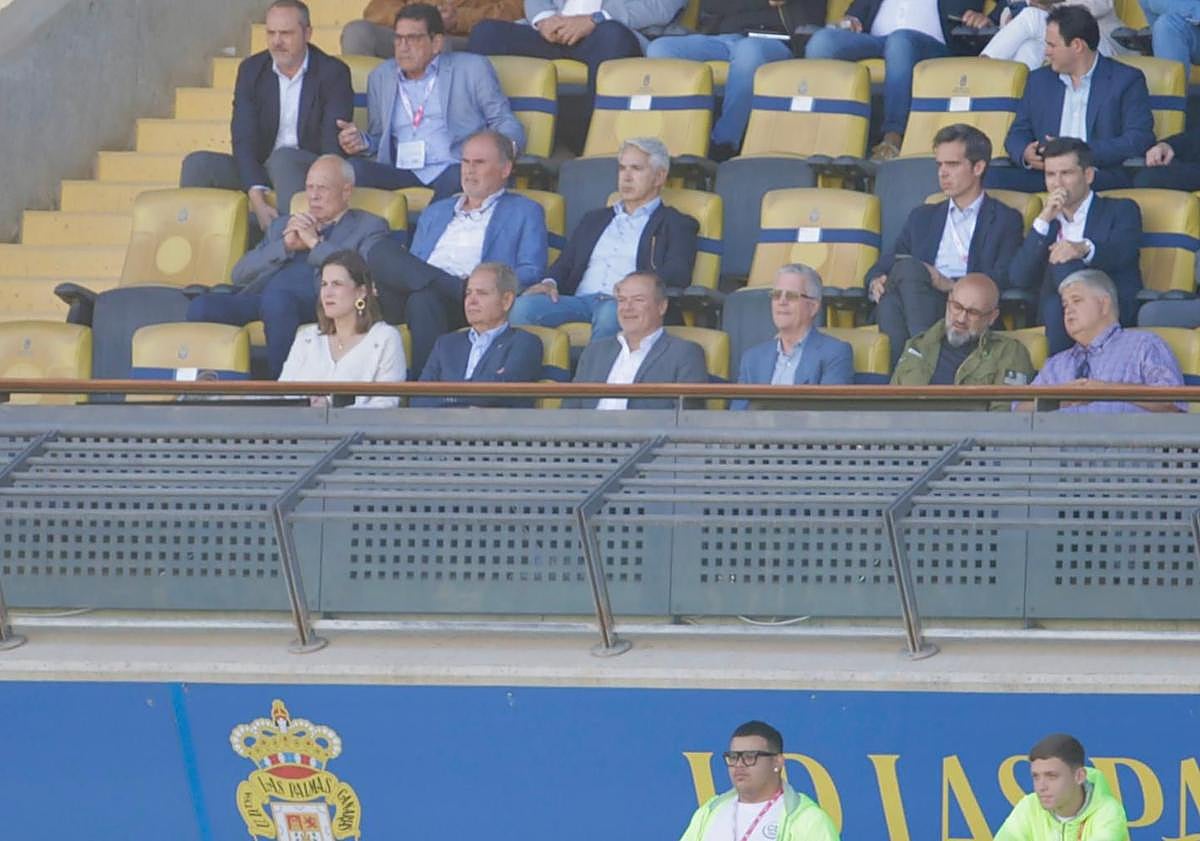 Imagen principal - Protestas, incapacidad y derrota