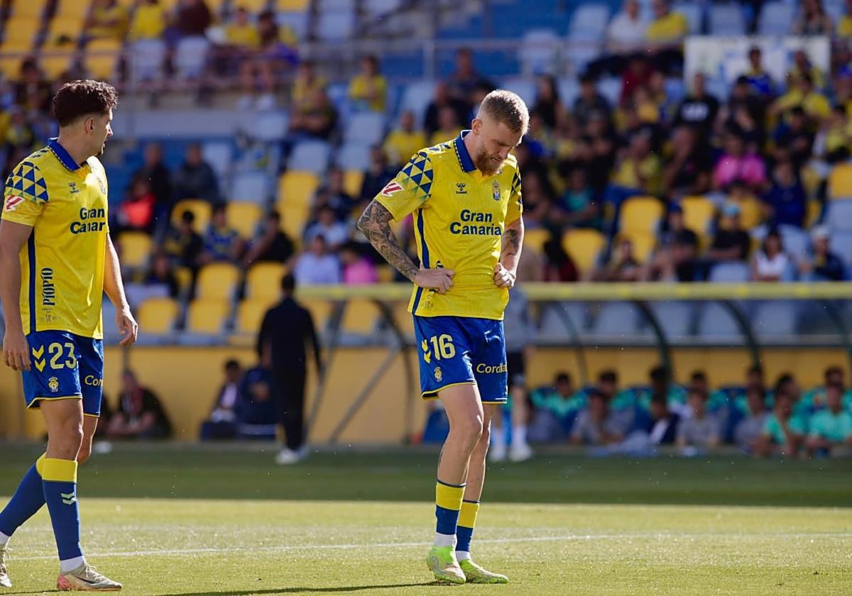 McBurnie, cabizbajo en el transcurso del encuentro ante el Leganés.