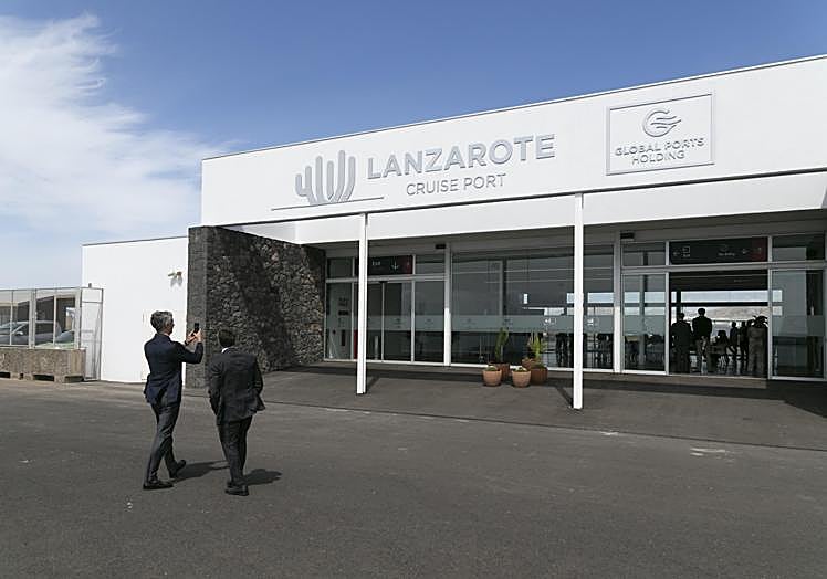 Exterior de la nueava terminal para cruceristas en Naos.