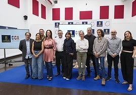 Guacimara Medina y Sergio Morales, este juevs, junto a los promotores de los proyectos seleccionados.