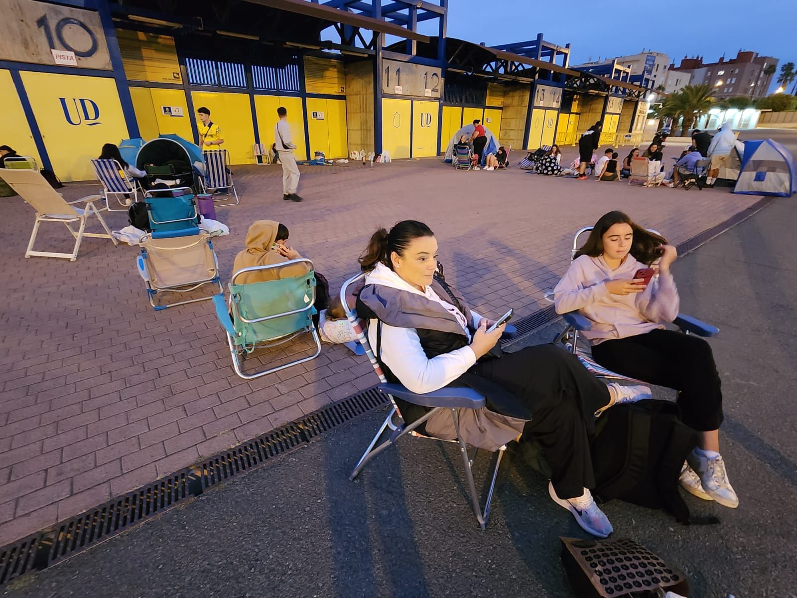 Acampada en el estadio de Gran Canaria por Quevedo