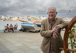 JJ Armas Marcelo, este viernes, en la Puntilla, en el paseo de la playa de Las Canteras.