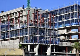 Imagen de archivo de un edificio en construcción en la capital gracanaria.