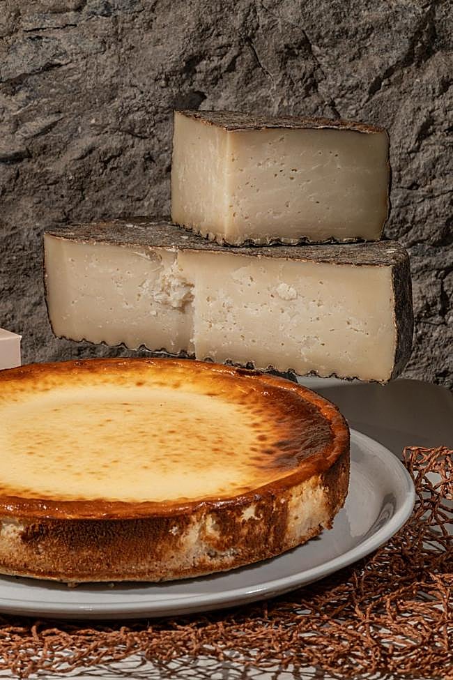 Tarta Canaria con Pajonales