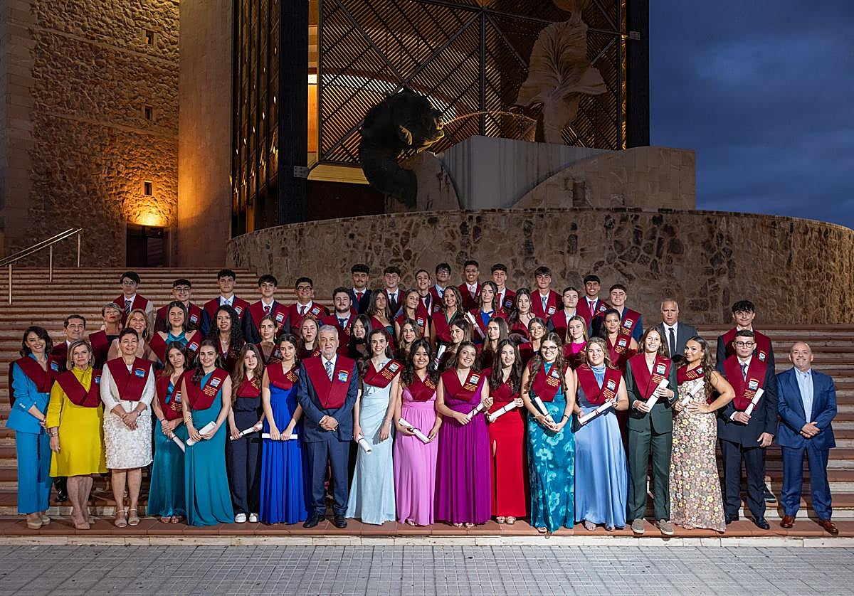 Emotiva Graduación en el 85º Aniversario del Colegio Arenas