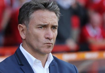 El francés Montanier se cuela en la lista de Helguera para el banquillo