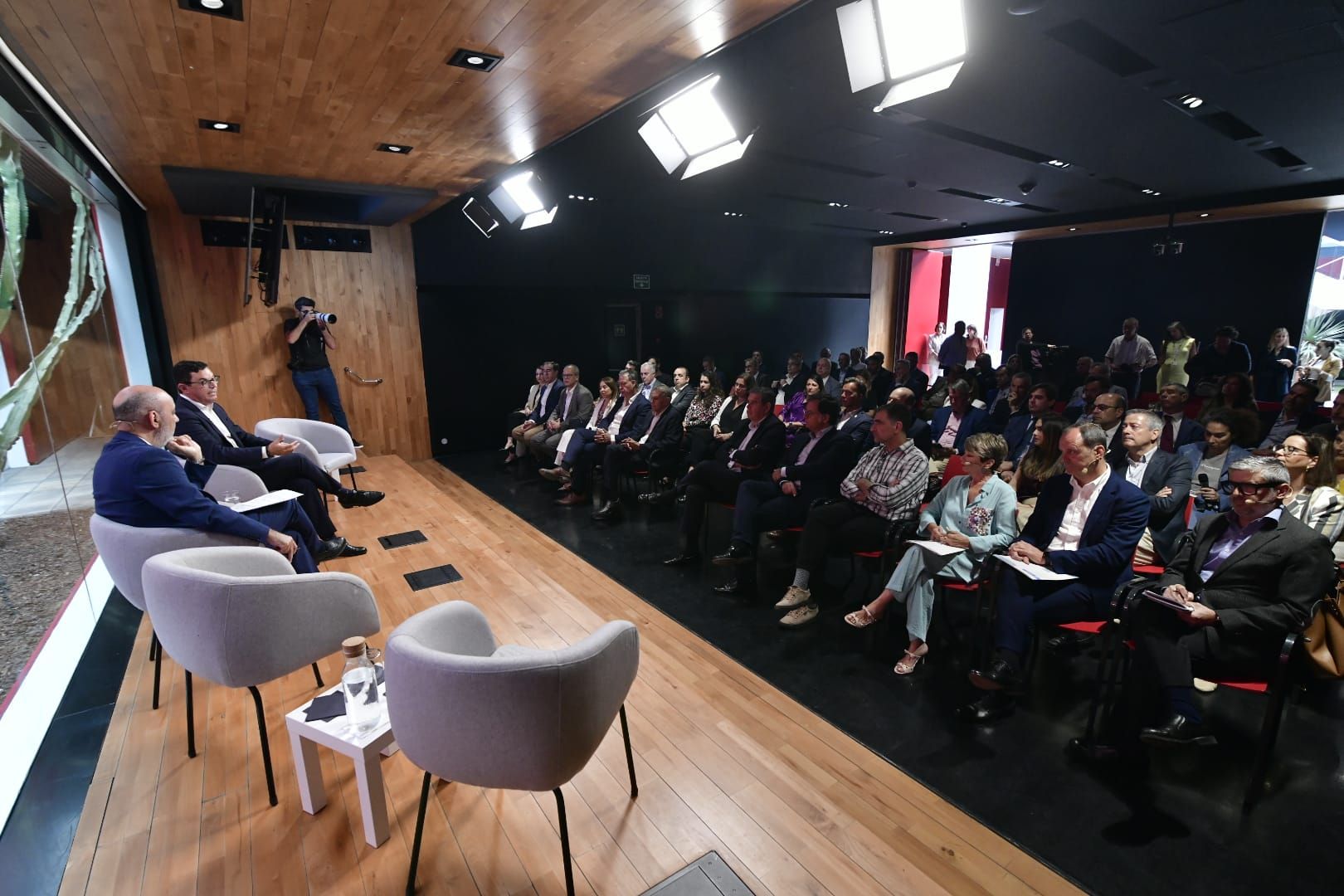 Imágenes del foro CANARIAS7 &#039;Conversaciones con el consejero Pablo Rodríguez&#039;