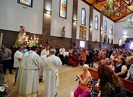 La imagen de Santa Lucía llega a Vecindario para el encuentro con la Virgen del Pino