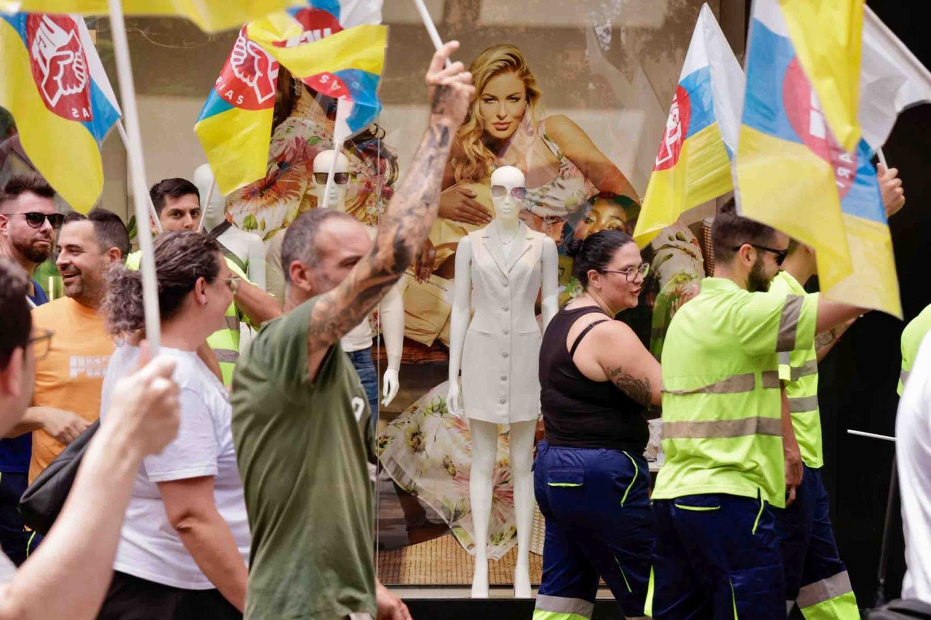 El paro parcial del comercio en Mesa y López por sueldos dignos, en imágenes