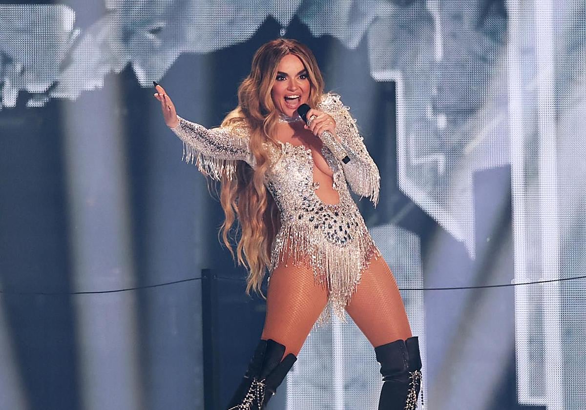 La representante española en Eurovisión, la cantante Melody, durante su actuación.