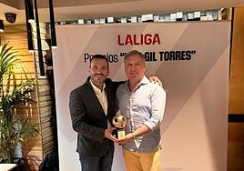 Rubén Fontes y Medina Cantalejos en la entrega del reconocimiento.