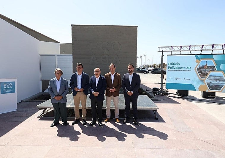 Inauguración del nuevo edificio realizado con impresión 3D.