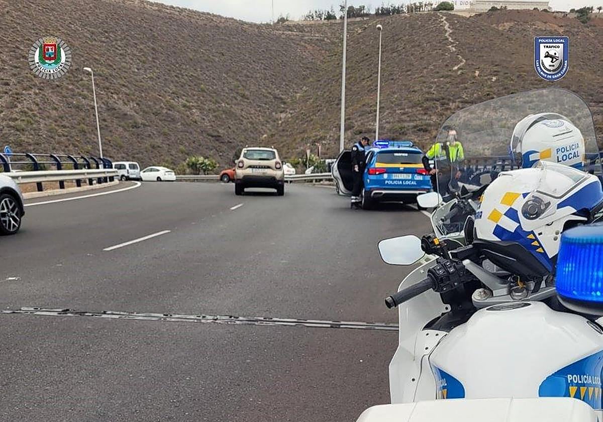 La Policía Local encuentra a una menor caminando sola por el túnel de San José, en Las Palmas de Gran Canaria.