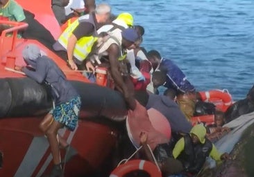 Vuelco mortal de un cayuco en El Hierro, en directo: al menos siete personas muertas, entre ellas tres niños, y una bebé desaparecida