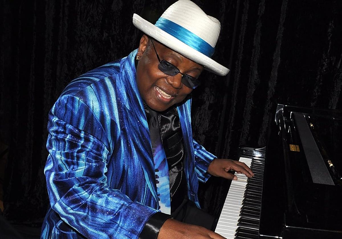 Kenny Blues Boss Wayne.