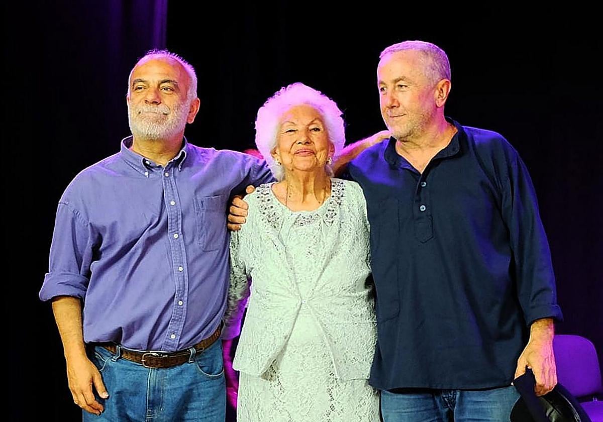 Juan Carlos Pérez Brito, María Mérida y 'El Colaro' en una imagen del histórico concierto 'Alma Canaria'.