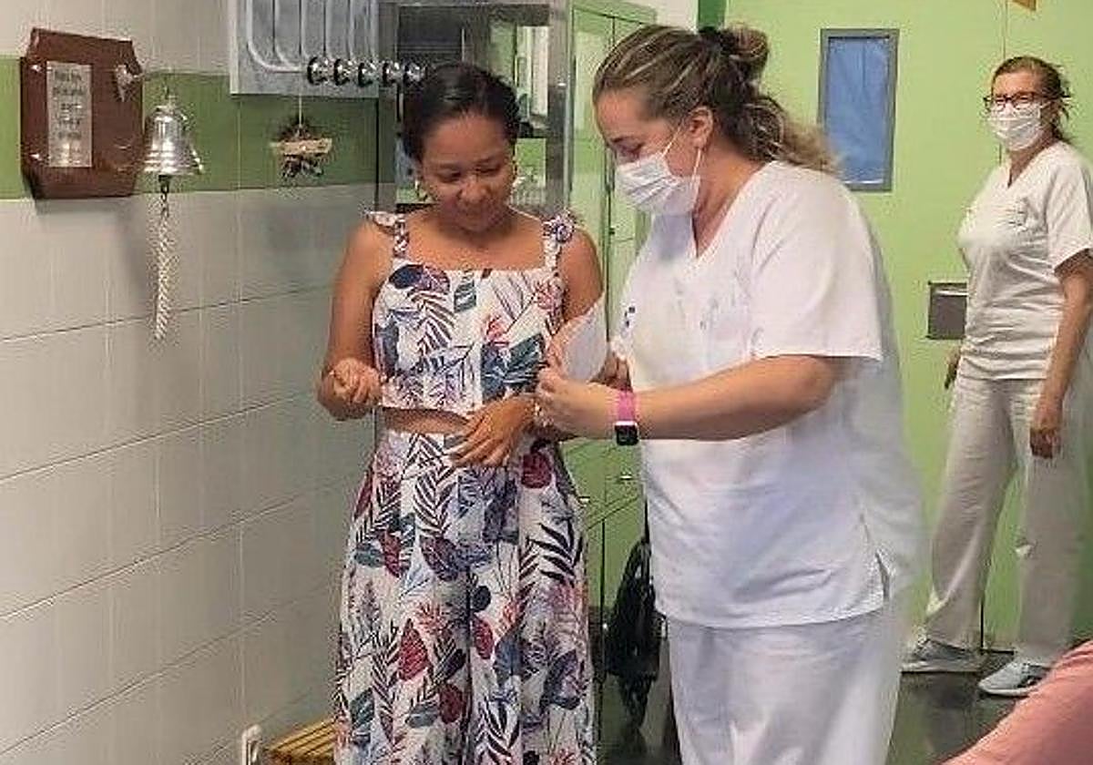 Entrega de la tarjeta de Semillas.