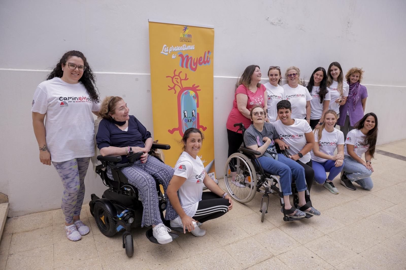 Usuarias y personal de la asociación APEM en su sede de la capital grancanaria.