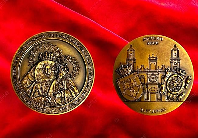 Medalla conmemorativa del Jubileo y la Bajada del año 2000.