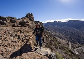 Sendero en las cumbres de Gran Canaria.