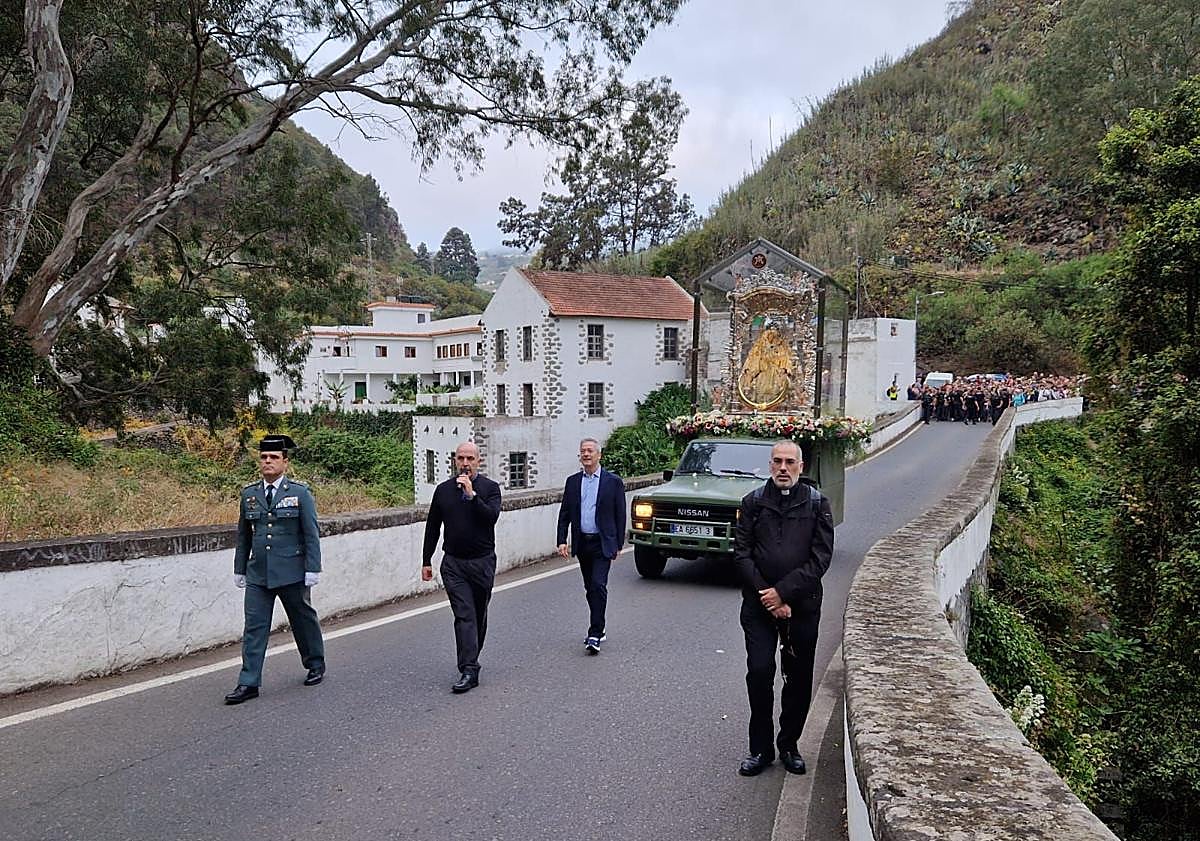 Imagen principal - El coronel Peña de Haro encabeza el dispositivo de la Guardia Civil
