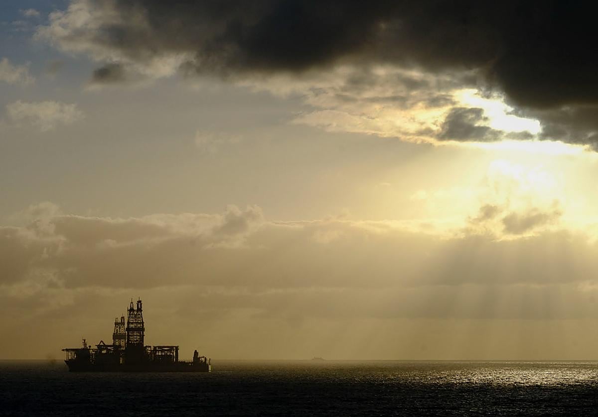 Salvo intervalos nubosos en la zona norte de las islas, predominará el calor en el archipiélago. Imagen de la bahía de la capital grancanaria.