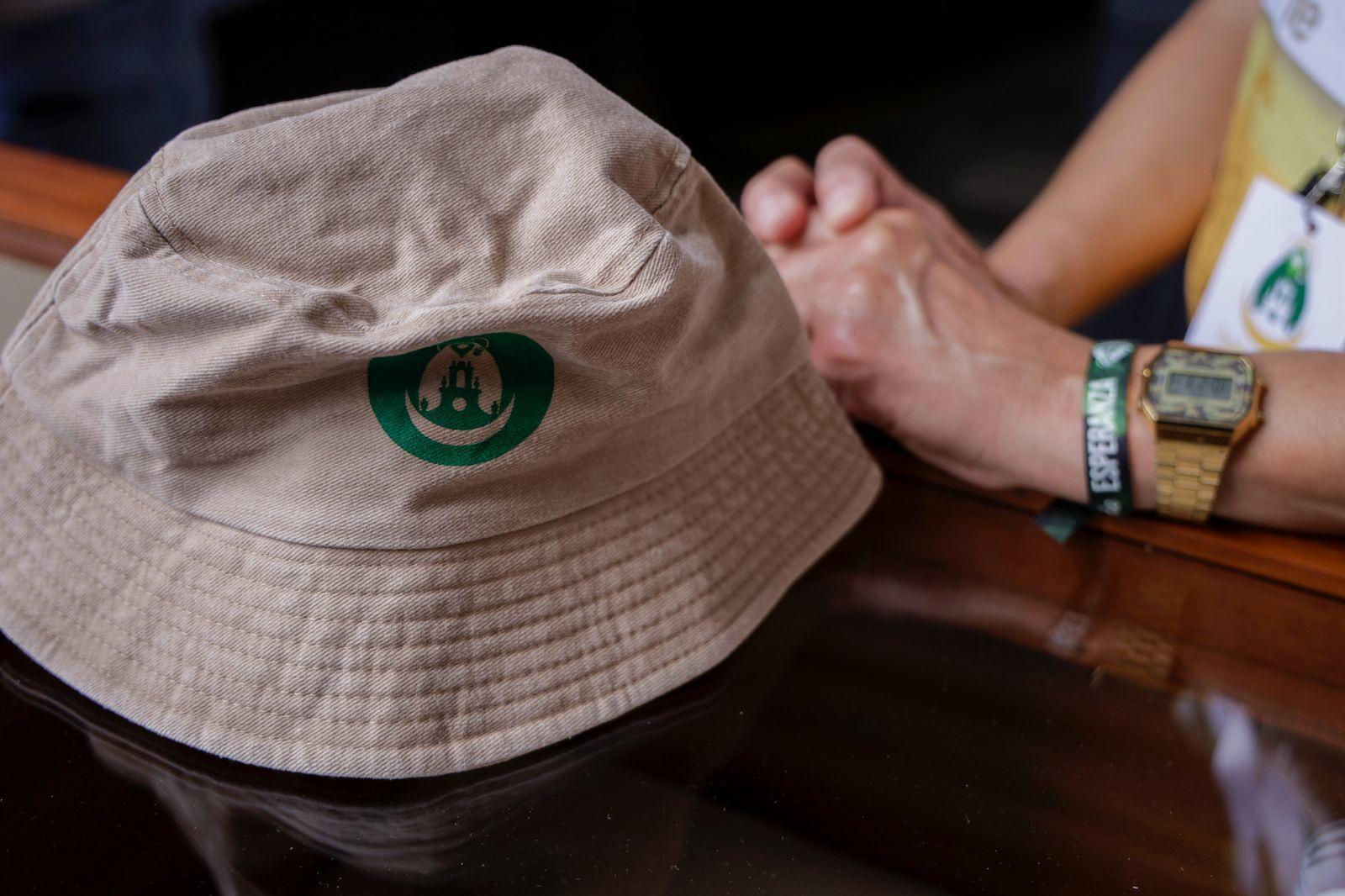 Los fieles acompañan a la Virgen del Pino en la catedral