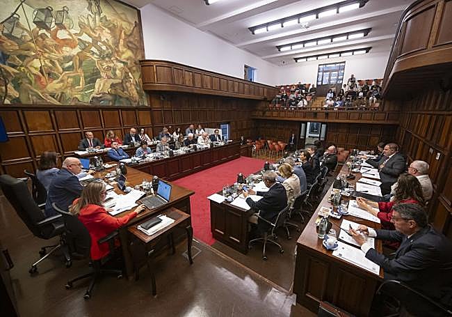 Vista del pleno del Cabildo celebrado este lunes.