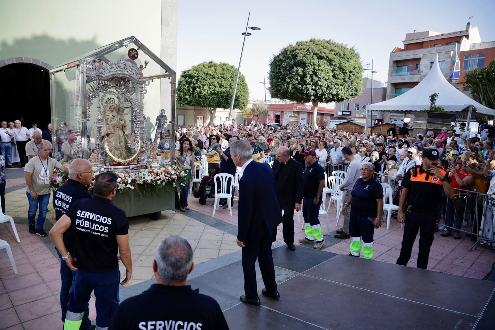 La Virgen del Pino sale a la plaza de San Rafael