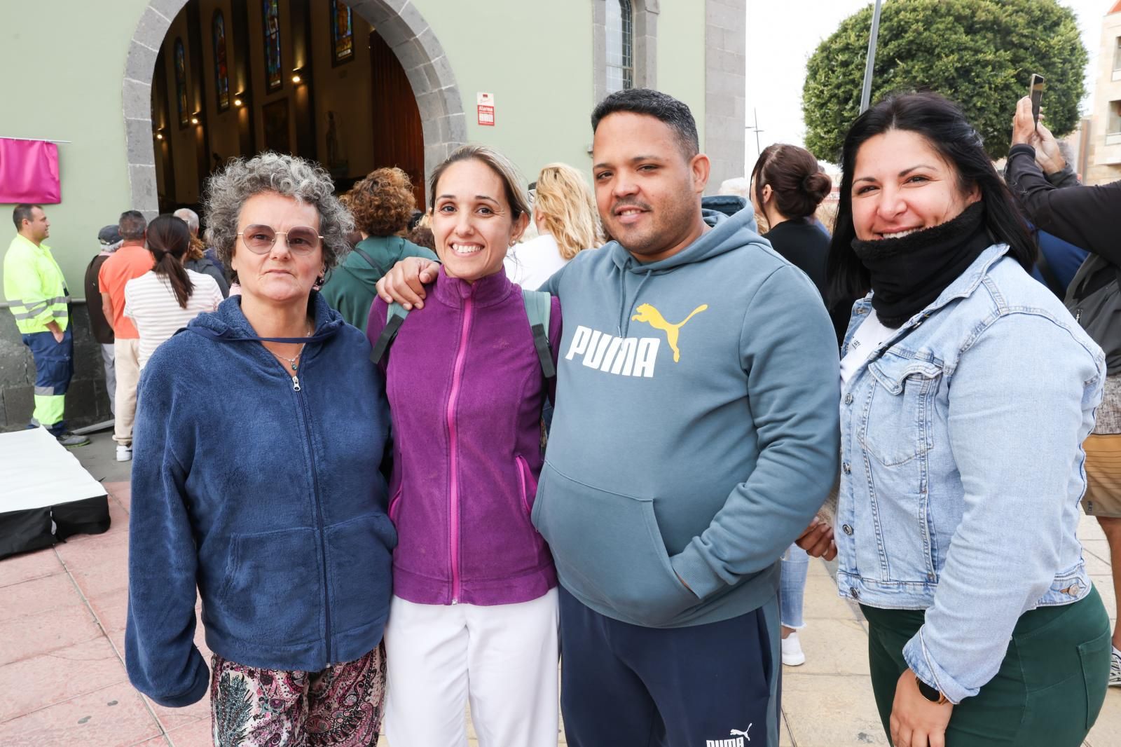 Devoción y tradición: la Virgen del Pino llena de fe las calles de Vecindario
