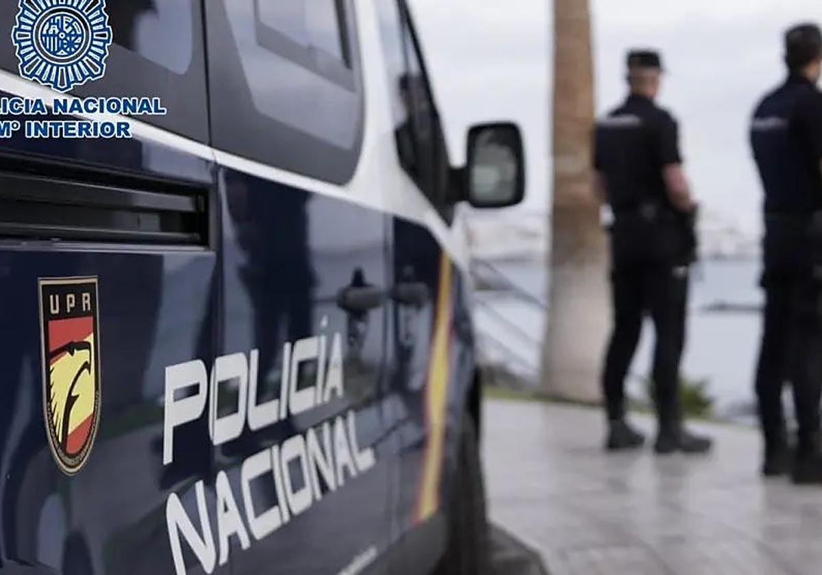 Fotografía de archivo de agentes de la Policía Nacional sin relación con esta operación.