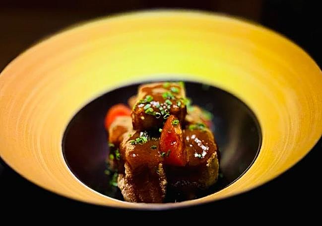 Tartar de berenjena con salsa de miso