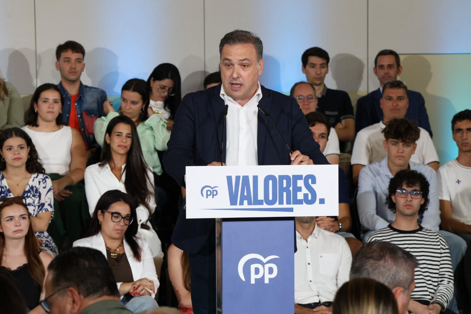 Feijóo atrae masas en el acto del Partido Popular en Las Palmas de Gran Canaria